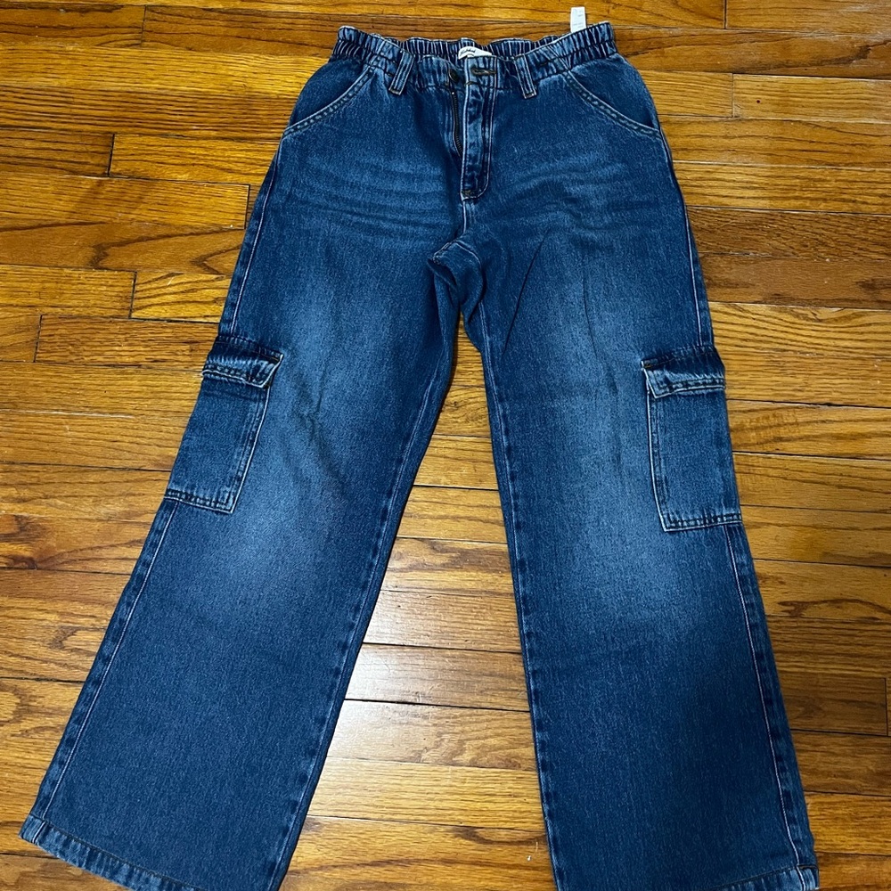 Subdued cargo jeans